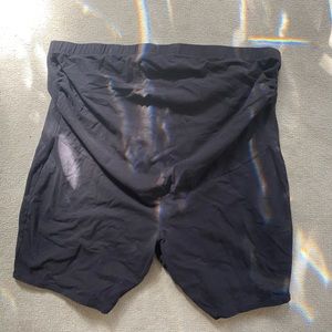 Size 5 Torrid Maternity Bike Short